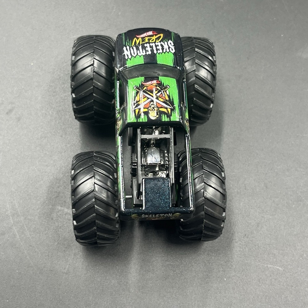 HOT WHEELS MONSTER TRUCKS SKELETON CREW BLACK & GREEN‎ 1:64 DIECAST 3 3/4" TRUCK - Picture 5 of 6